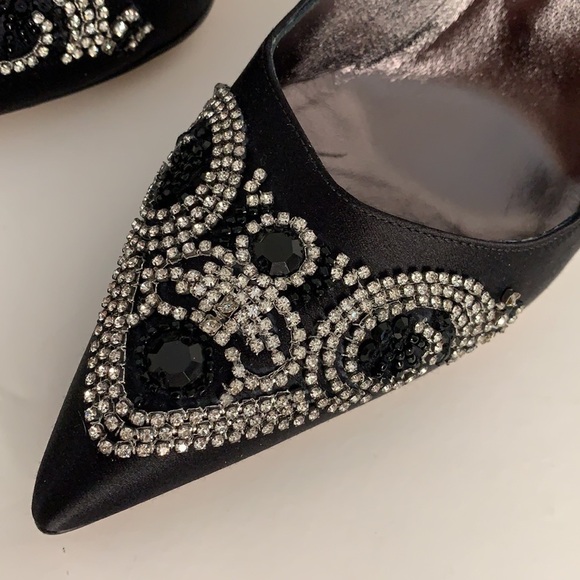 Manolo Blahnik Rare Authentic Black Satin Pumps - Picture 6 of 16